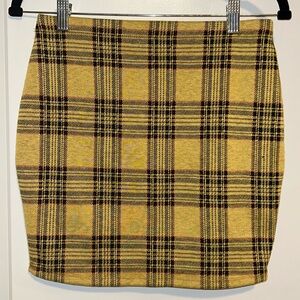 Yellow plaid skirt ⭐️💛🌻